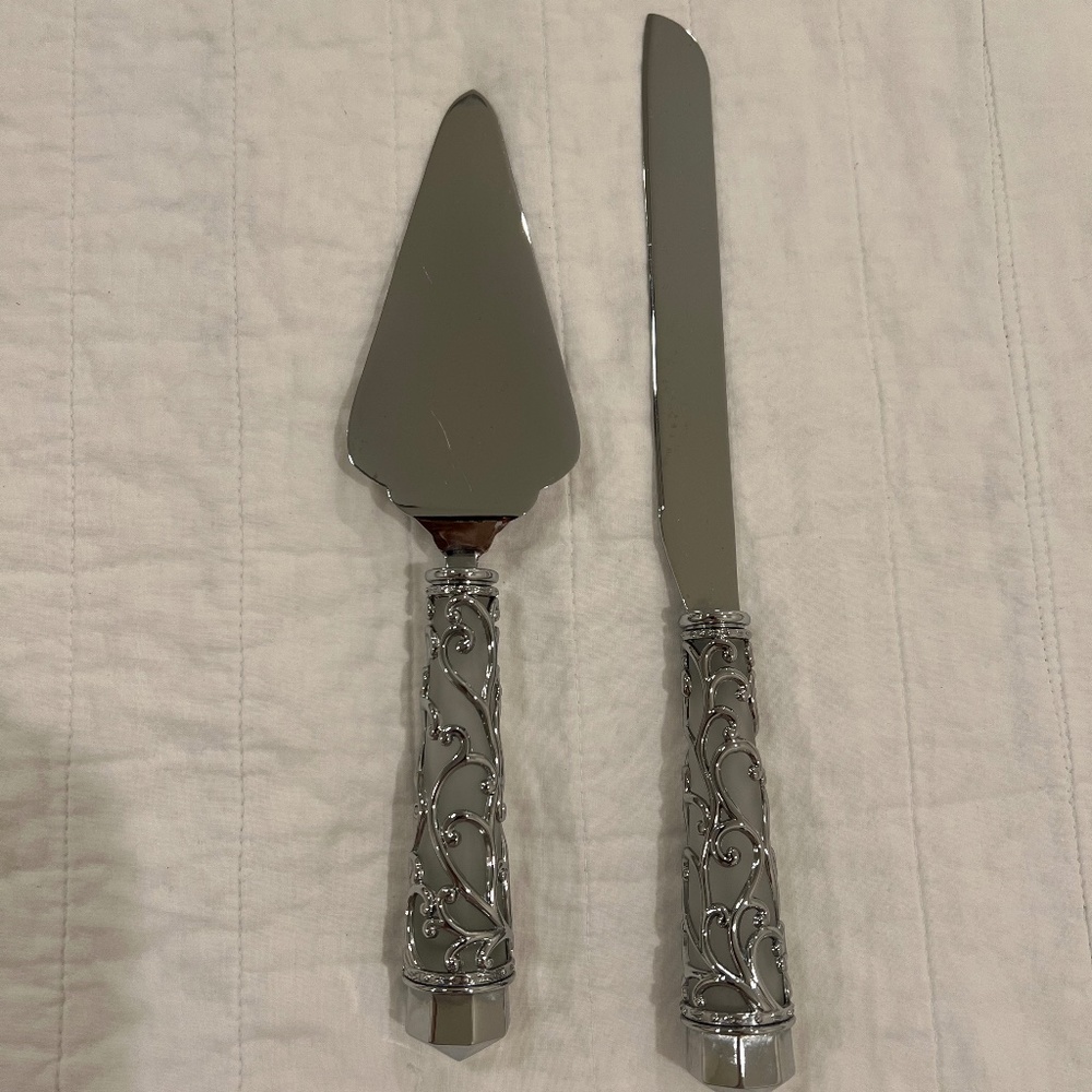 RARE Cake Serving Set With Frosted Handles and Silver Filigree